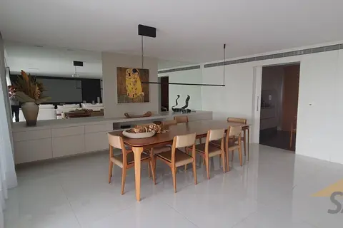 Apartamento com 297 m² e 3 suítes em Vila Ester (zona Norte)