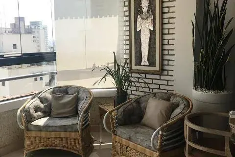 Apartamento à Venda com 230 m² e 4 suítes em Santana