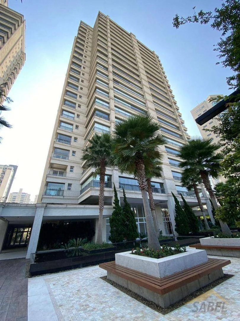 Apartamento com 297 m² e 4 suítes em Vila Ester