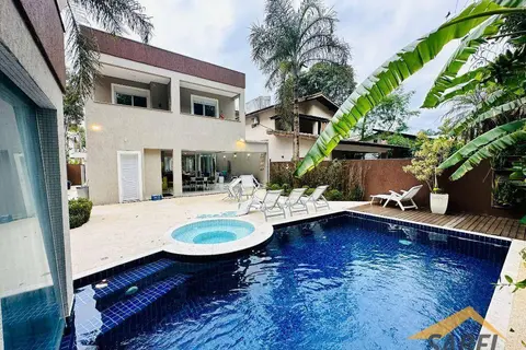 Casa com 285 m² e 6 suítes no Módulo 18 na Riviera de São Lourenço