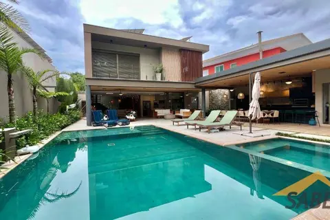 Casa com 420 m² e 5 suítes no Módulo 19 na Riviera de São Lourenço