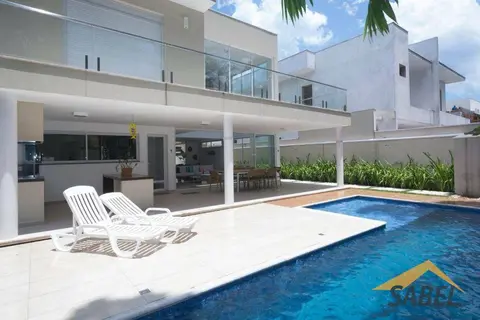 Casa à Venda com 355 m² e 4 suítes no Módulo 24 na Riviera de São Lourenço