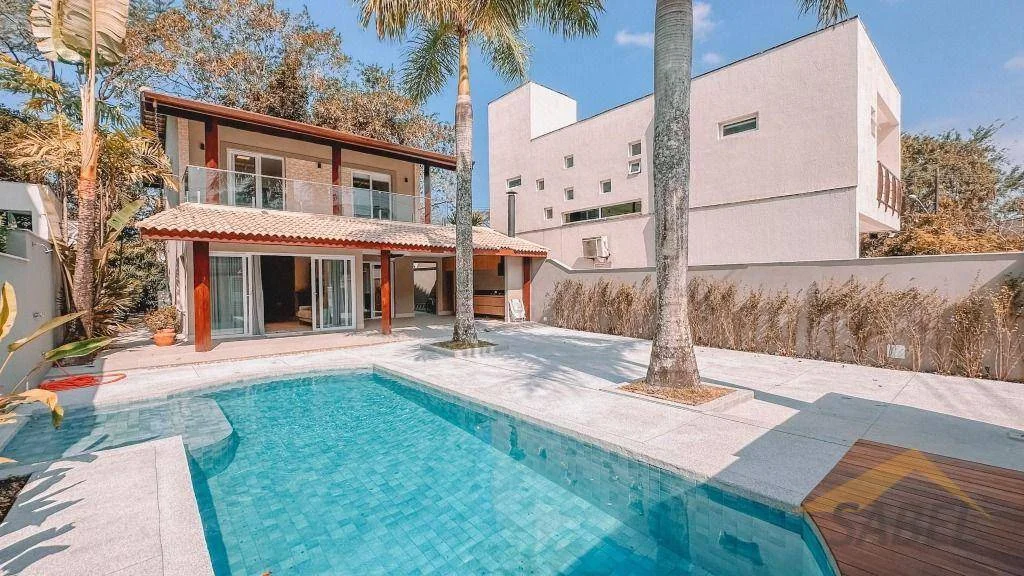Casa com 349 m² e 4 suítes no Módulo 24 na Riviera de São Lourenço