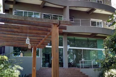 Casa com 810 m² e 3 suítes em Jardim Ibiratiba, São Paulo