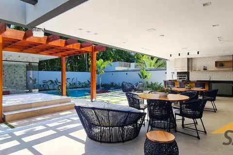 Casa à Venda com 493 m² e 6 suítes no Módulo 17 na Riviera de São Lourenço