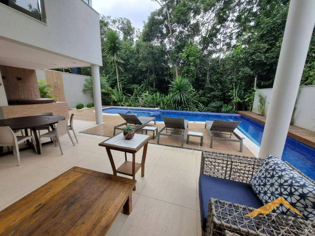 Casa com 505 m² e 5 suítes no Módulo 24 na Riviera de São Lourenço