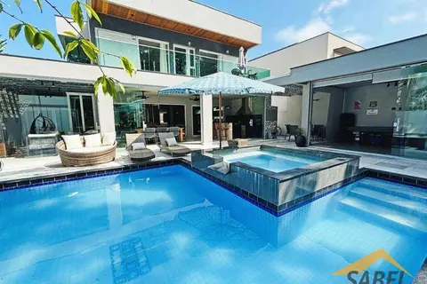 Casa à Venda com 457 m² e 5 suítes na Riviera de São Lourenço