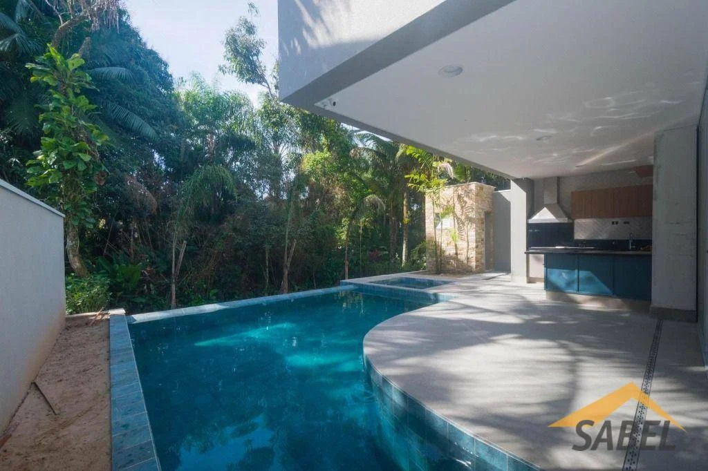 Casa com 583 m² e 5 suítes na Riviera de São Lourenço