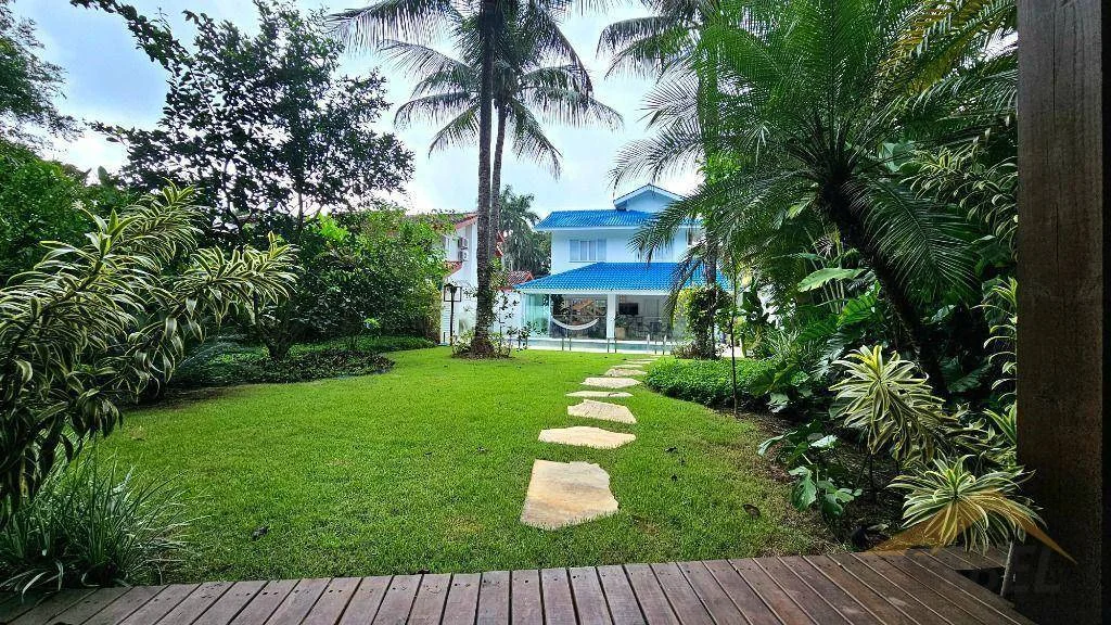 Casa com 243 m² e 4 suítes no Módulo 21 na Riviera de São Lourenço