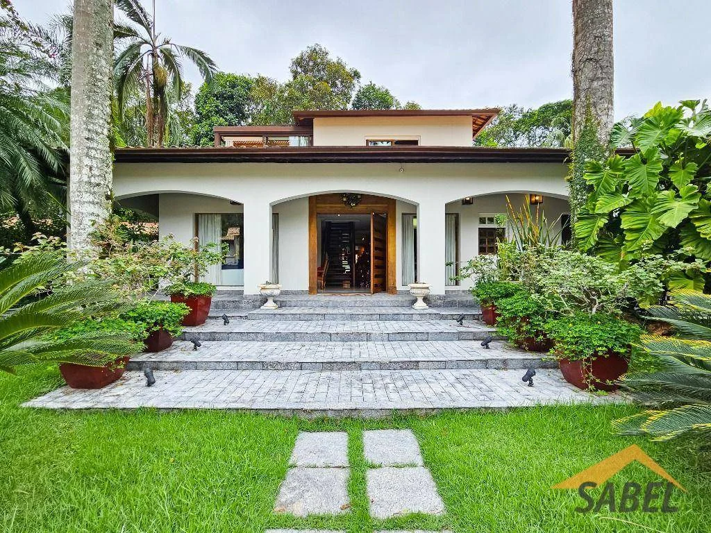 Casa com 565 m² e 4 suítes na Riviera de São Lourenço