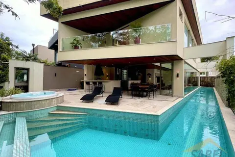 Casa à Venda com 325 m² e 5 suítes no Módulo 24 na Riviera de São Lourenço