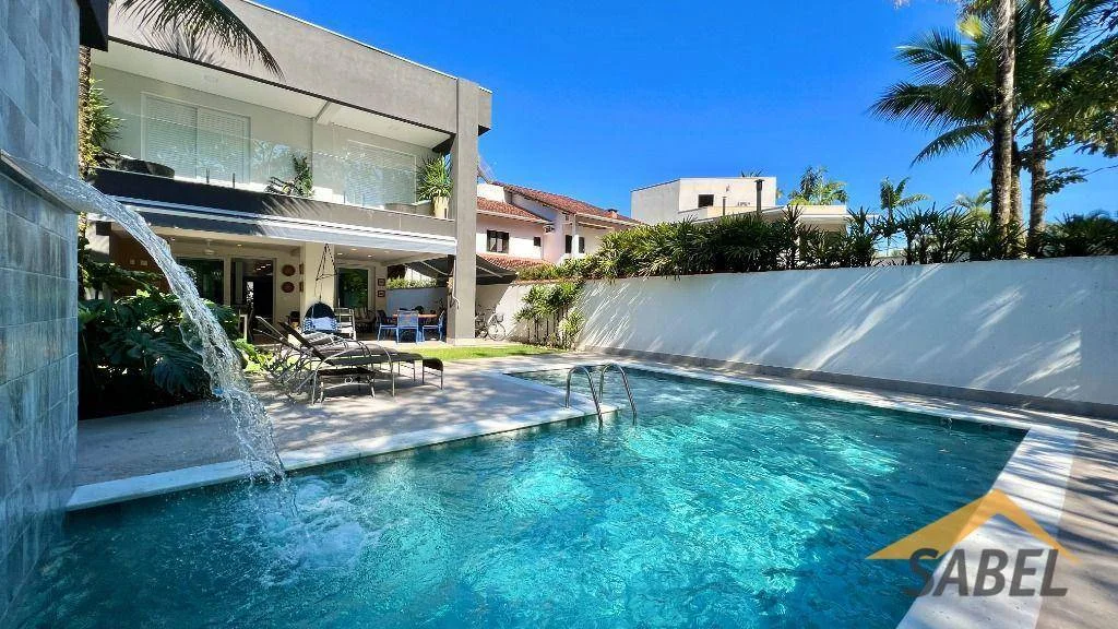 Casa com 380 m² e 6 suítes na Riviera de São Lourenço