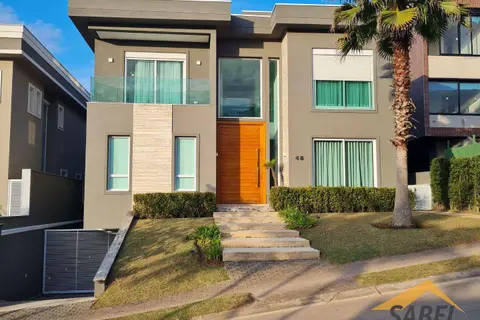 Casa à Venda com 591 m² e 4 suítes em Tamboré