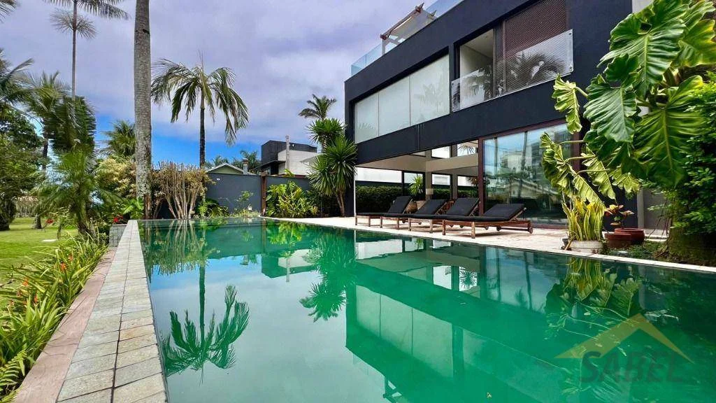 Casa com 720 m² e 7 suítes na Riviera de São Lourenço