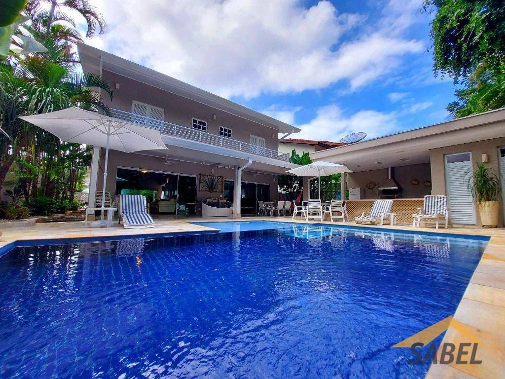 Casa com 297 m² e 5 suítes na Riviera de São Lourenço