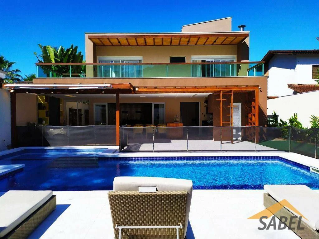 Casa com 404 m² e 4 suítes na Riviera de São Lourenço
