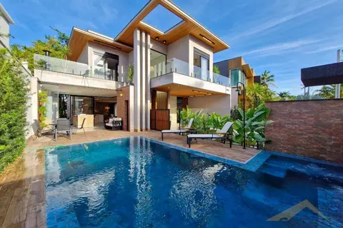 Casa à Venda com 321 m² e 5 suítes no Módulo 21 na Riviera de São Lourenço