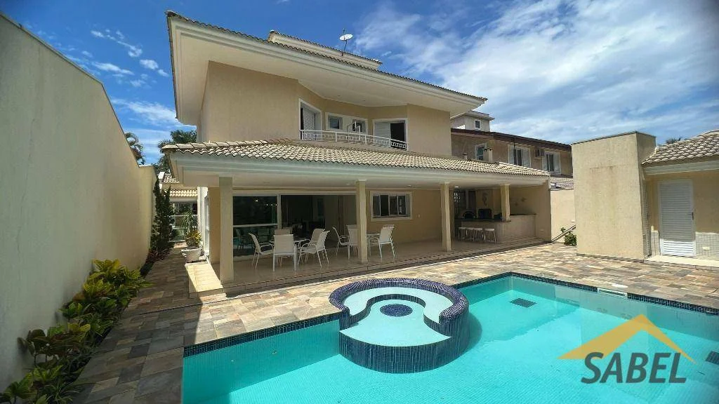 Casa com 327 m² e 5 suítes na Riviera de São Lourenço