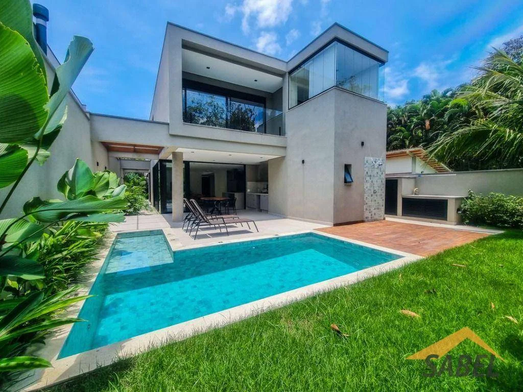 Casa com 355 m² e 4 suítes no Módulo 22 na Riviera de São Lourenço