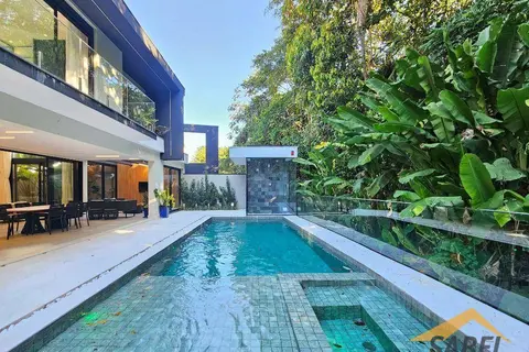 Casa à Venda com 421 m² e 5 suítes na Riviera de São Lourenço