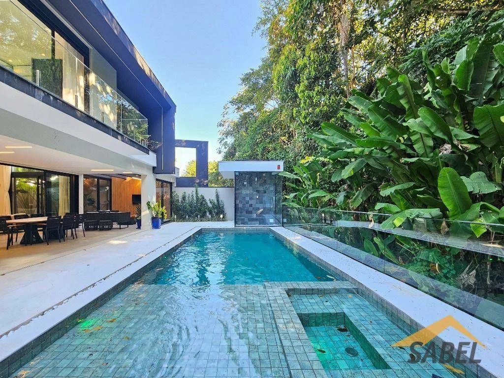 Casa com 421 m² e 5 suítes na Riviera de São Lourenço
