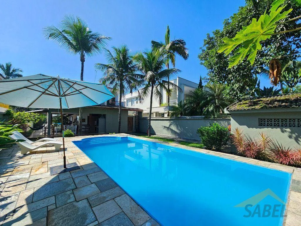 Casa com 300 m² e 5 suítes no Módulo 5 na Riviera de São Lourenço