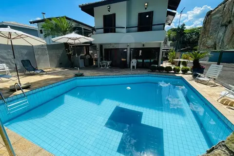 Casa à Venda com 300 m² e 2 suítes no Módulo 26 na Riviera de São Lourenço