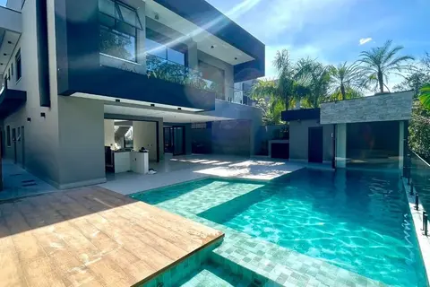 Casa à Venda com 480 m² e 6 suítes no Módulo 24 na Riviera de São Lourenço