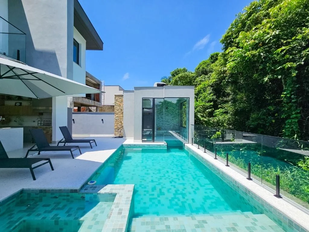 Casa com 334 m² e 6 suítes na Riviera de São Lourenço