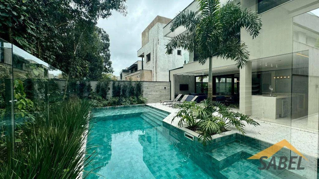 Casa com 370 m² e 5 suítes na Riviera de São Lourenço