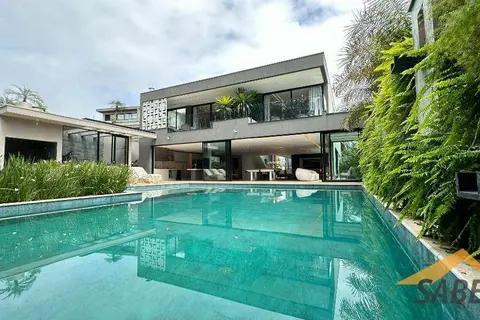 Casa à Venda com 751 m² e 6 suítes na Riviera de São Lourenço