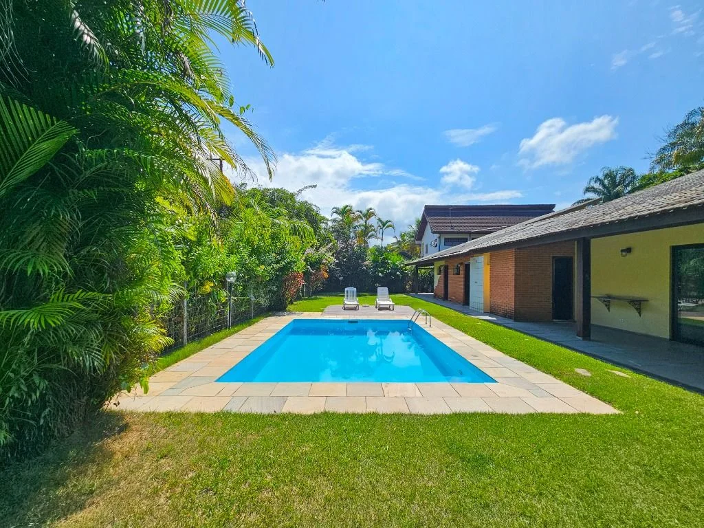 Casa com 489 m² e 4 suítes na Riviera de São Lourenço