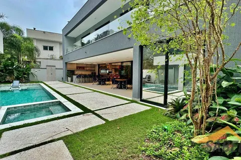 Casa à Venda com 637 m² e 6 suítes na Riviera de São Lourenço