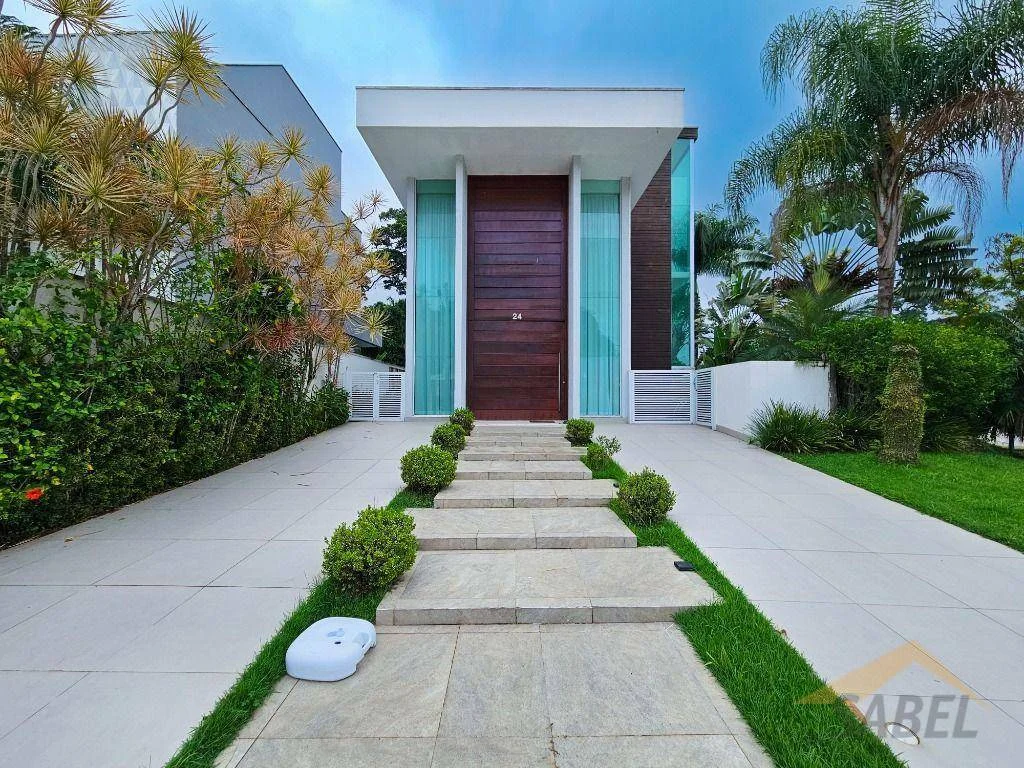 Casa com 320 m² e 5 suítes na Riviera de São Lourenço