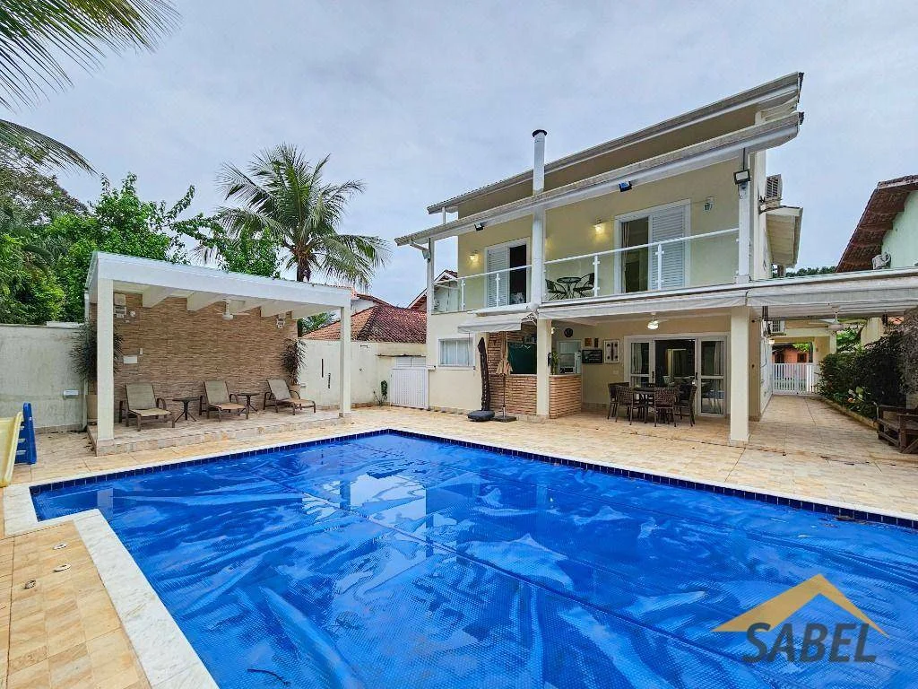 Casa com 277 m² e 4 suítes no Módulo 30 na Riviera de São Lourenço