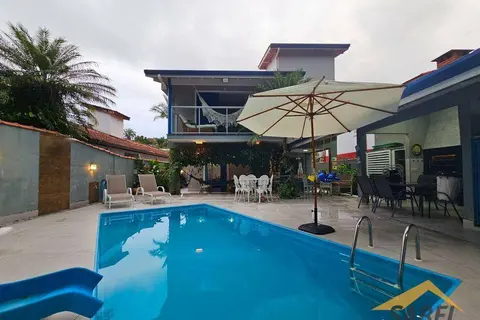 Casa à Venda com 255 m² e 3 suítes no Módulo 26 na Riviera de São Lourenço