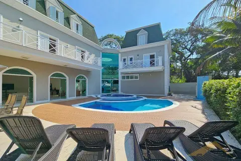 Casa à Venda com 569 m² e 4 suítes na Riviera de São Lourenço