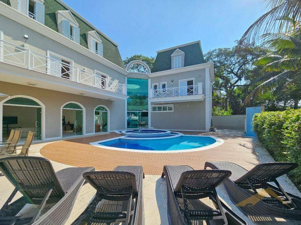 Casa com 569 m² e 4 suítes na Riviera de São Lourenço