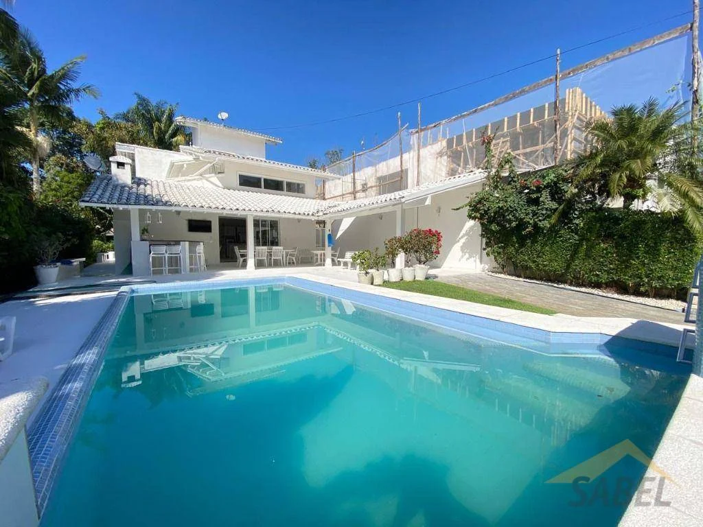 Casa com 180 m² e 3 suítes no Módulo 20 na Riviera de São Lourenço