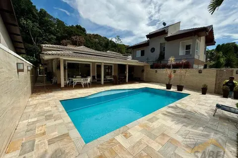 Casa à Venda com 240 m² e 2 suítes no Módulo 22 na Riviera de São Lourenço