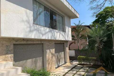 Casa à Venda com 488 m² e 2 suítes em Jardim São Bento