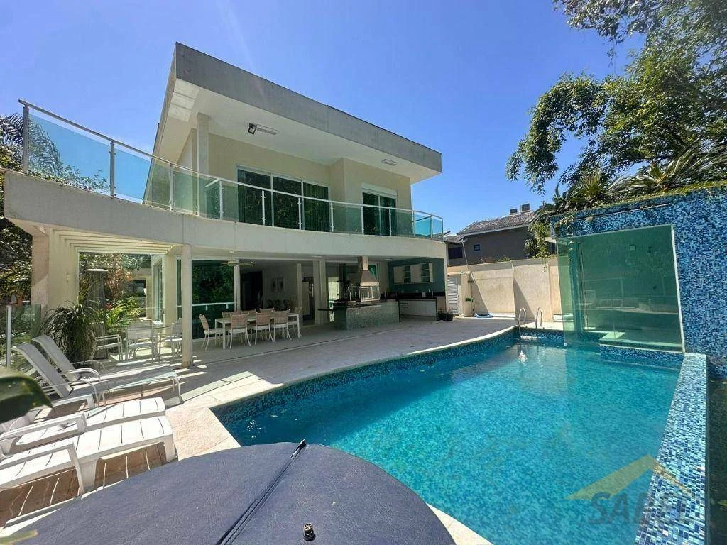 Casa com 395 m² e 5 suítes no Módulo 18 na Riviera de São Lourenço