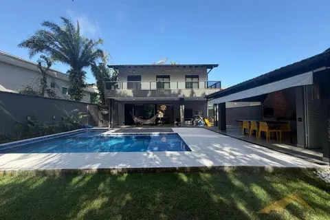 Casa à Venda com 350 m² e 3 suítes na Riviera de São Lourenço