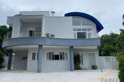 Casa à Venda com 374 m² e 5 suítes na Riviera de São Lourenço