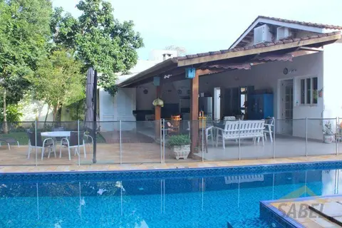 Casa à Venda com 240 m² e 5 suítes na Riviera de São Lourenço