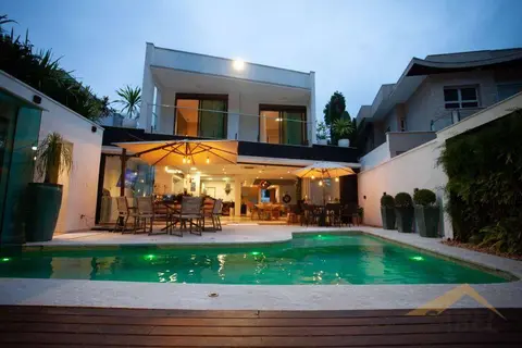 Casa com 450 m² e 5 suítes na Riviera de São Lourenço