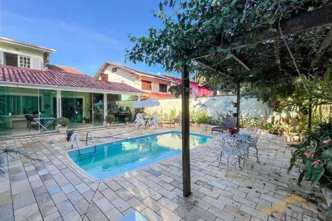 Casa à Venda com 218 m² e 2 suítes no Módulo 20 na Riviera de São Lourenço