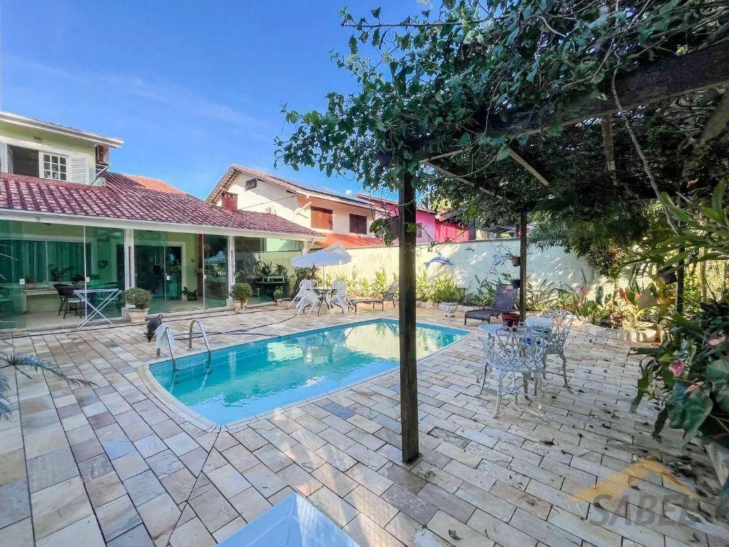 Casa com 218 m² e 2 suítes no Módulo 20 na Riviera de São Lourenço