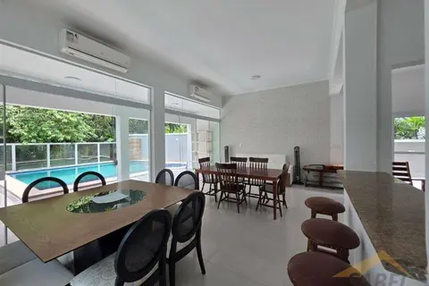 Casa à Venda com 240 m² e 4 suítes na Riviera de São Lourenço