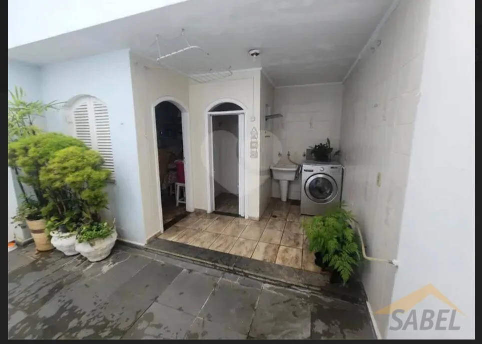 Casa com 175 m² e 1 suíte em Vila Ester